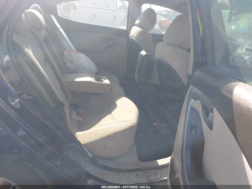 2014 HYUNDAI ELANTRA VIN: 5NPDH4AE2EH514146