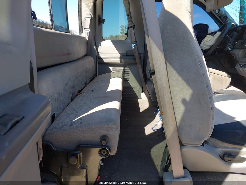 1999 Ford F-250 Lariat/Xl/Xlt VIN: 1FTNX21F5XED76593 Lot: 42055105