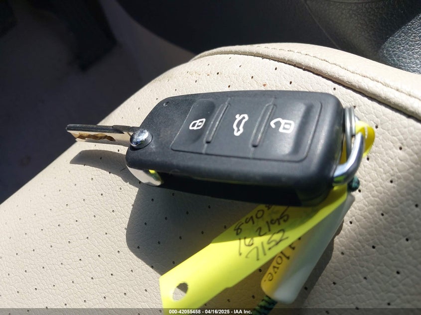 2015 VOLKSWAGEN JETTA 1.8T SE - 3VWD17AJXFM327152