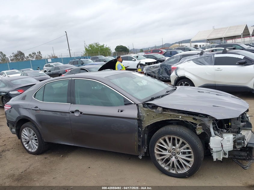 2018 TOYOTA CAMRY VIN: 4T1B11HK6JU005131