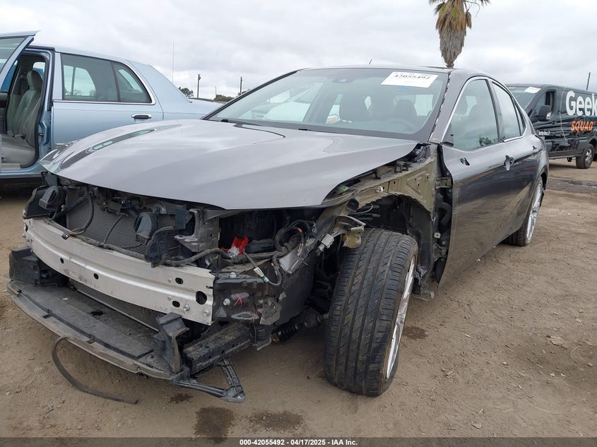 2018 TOYOTA CAMRY VIN: 4T1B11HK6JU005131