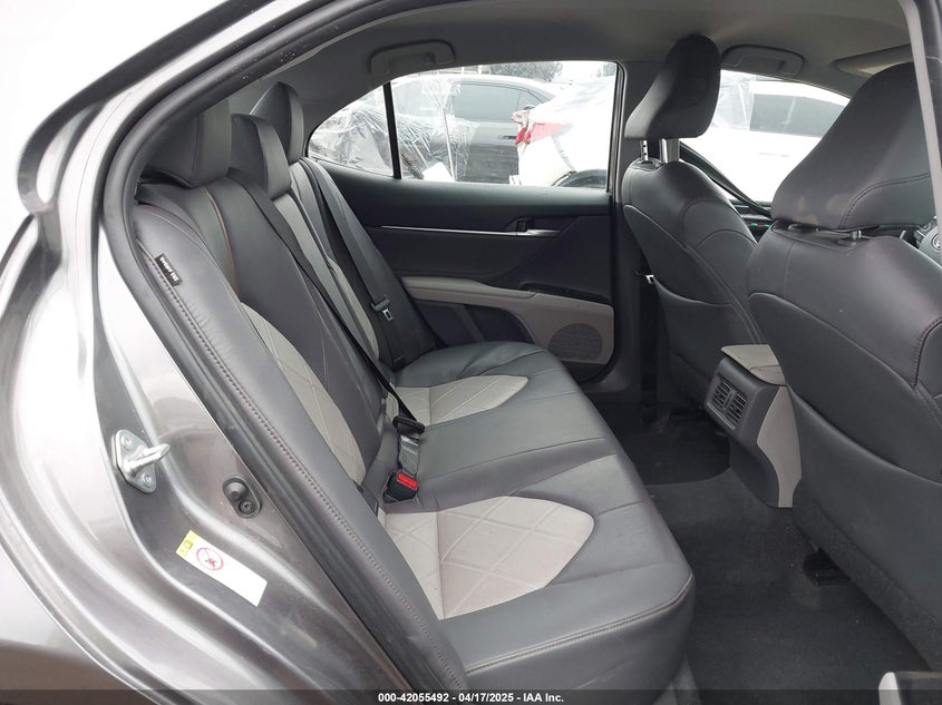 2018 TOYOTA CAMRY VIN: 4T1B11HK6JU005131