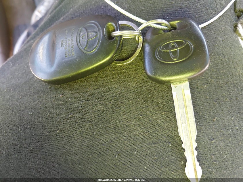 2010 TOYOTA SIENNA VIN: 5TDYK4CC5AS292110