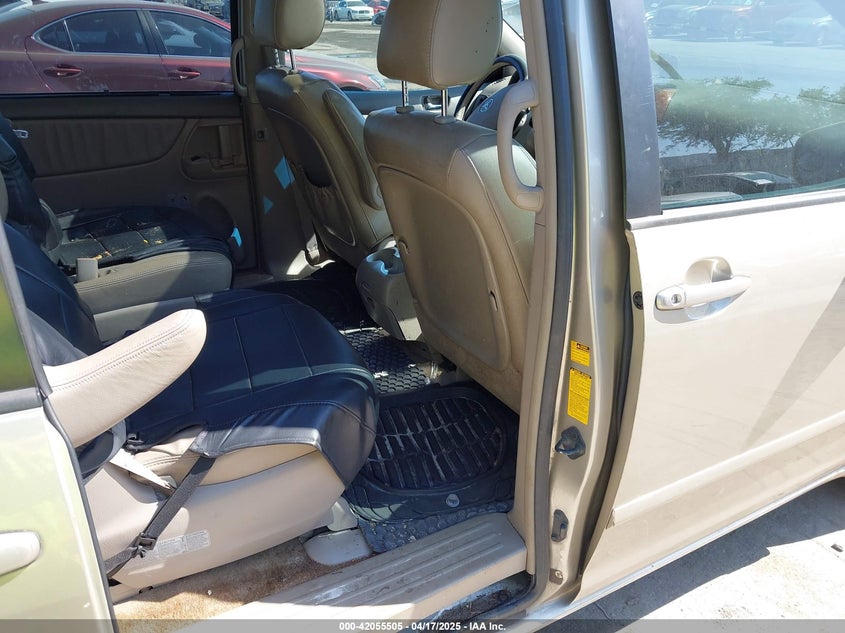 2010 TOYOTA SIENNA VIN: 5TDYK4CC5AS292110