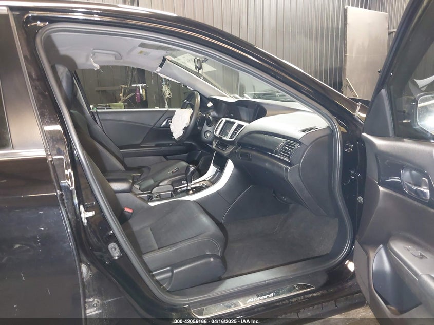 2015 HONDA ACCORD VIN: 1HGCR2F52FA227292