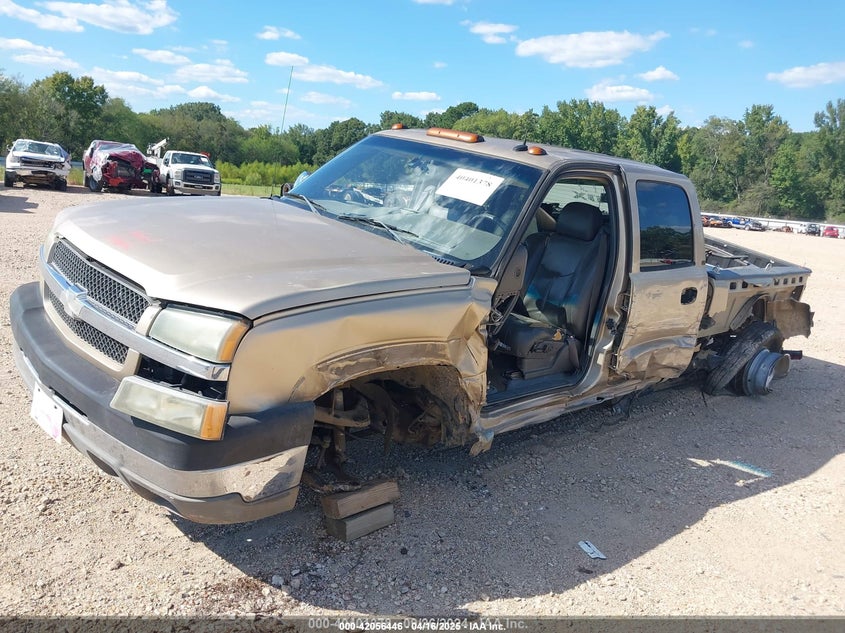 1GCJK33114F108568 2004 CHEVROLET SILVERADO photo no. 2