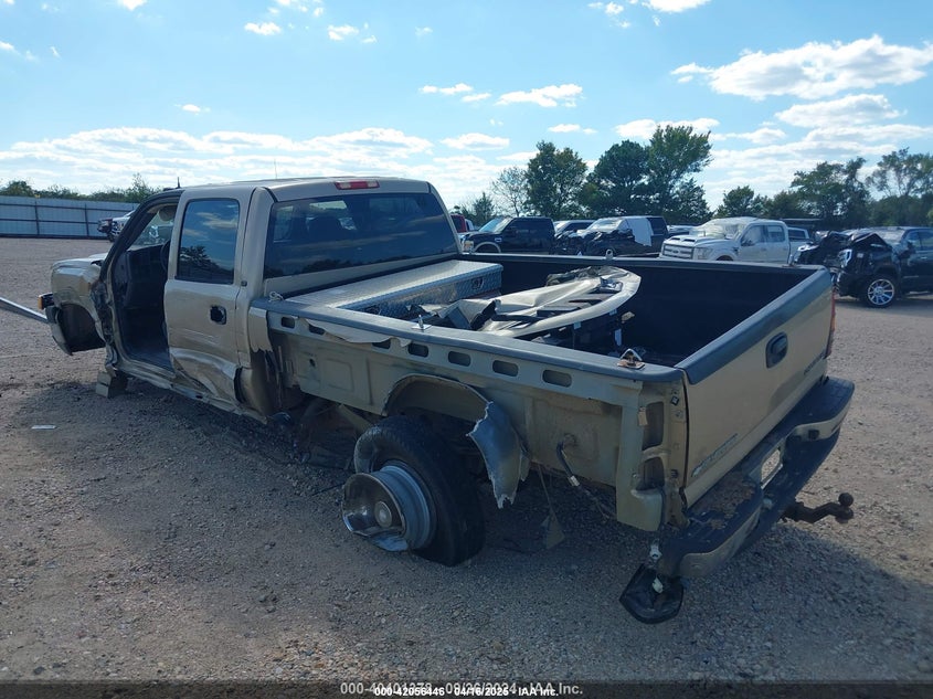 1GCJK33114F108568 2004 CHEVROLET SILVERADO photo no. 3