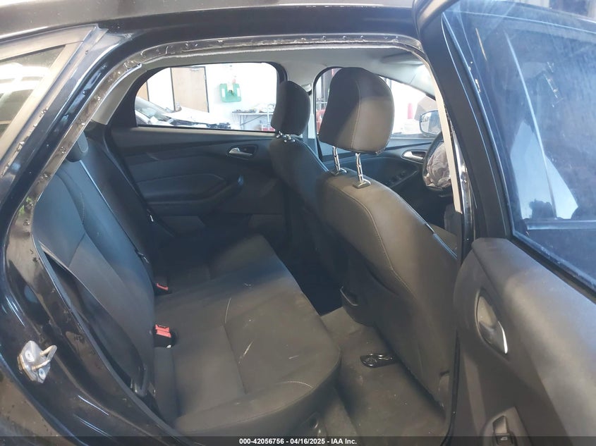 2015 FORD FOCUS SE - 1FADP3F22FL211401