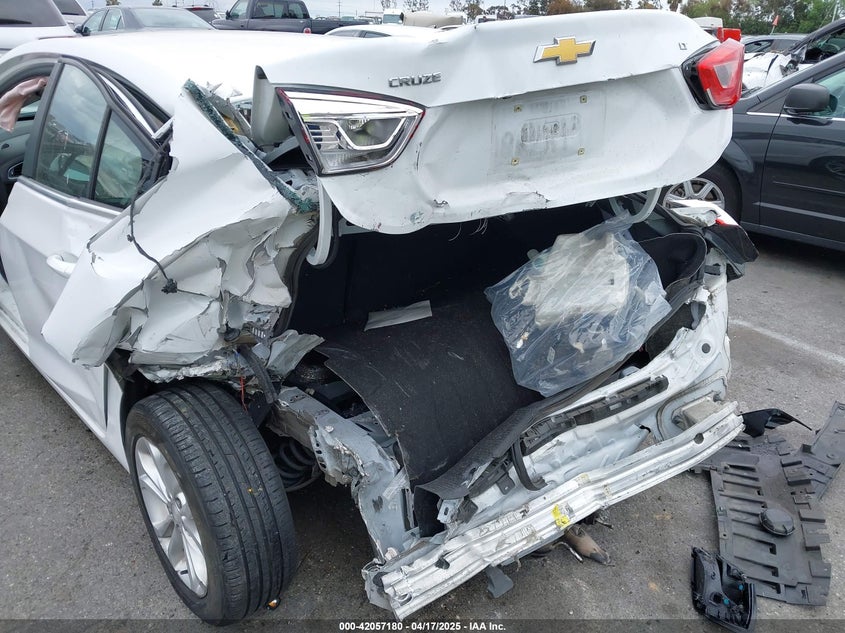 2019 CHEVROLET CRUZE VIN: 1G1BE5SMXK7115246