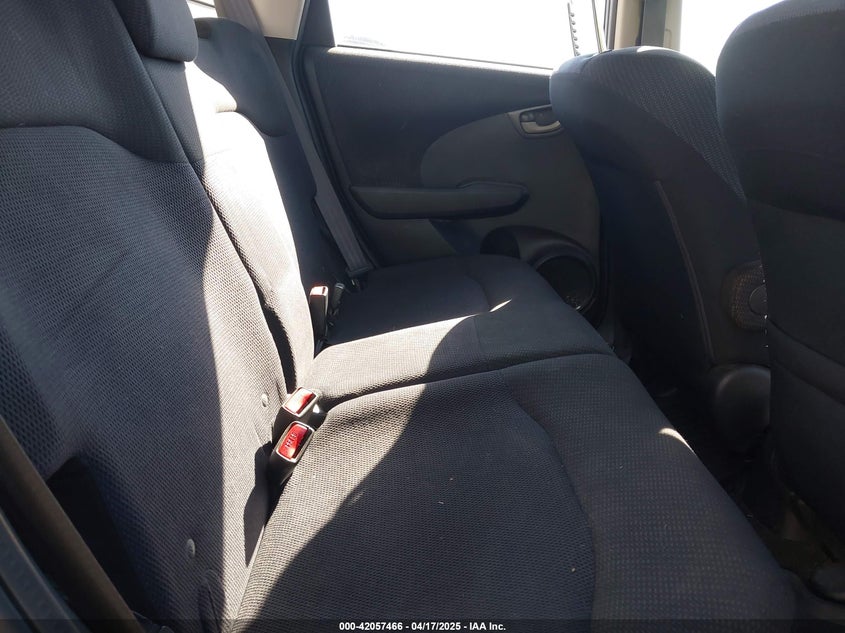 2013 HONDA FIT VIN: JHMGE8H58DC045219