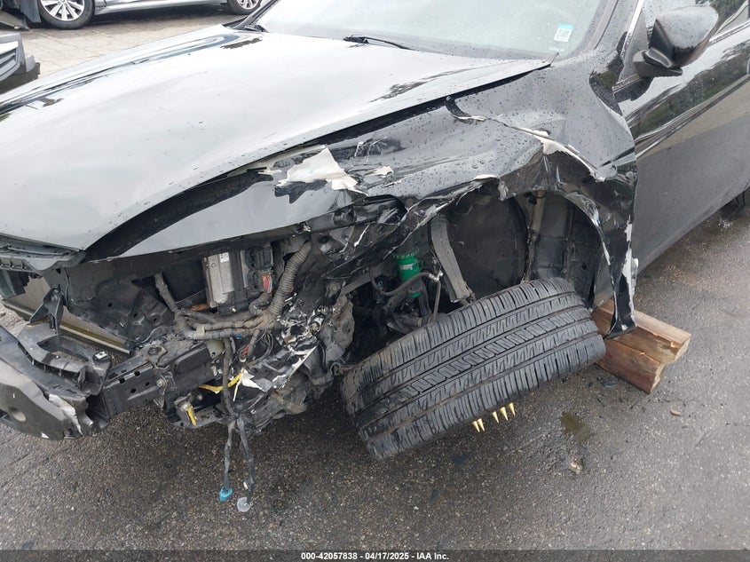 2011 HONDA ACCORD VIN: 1HGCS1B76BA005080