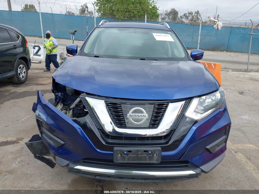 2017 NISSAN ROGUE VIN: KNMAT2MTXHP592117