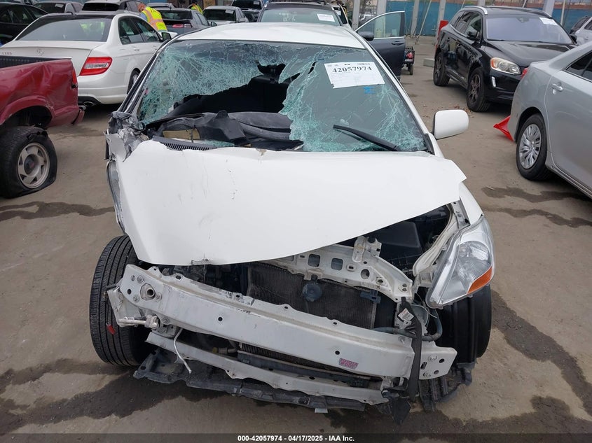 2010 TOYOTA YARIS VIN: JTDBT4K32A1385653