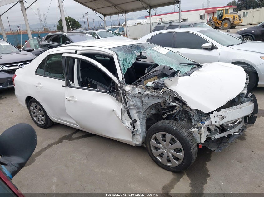 2010 TOYOTA YARIS VIN: JTDBT4K32A1385653