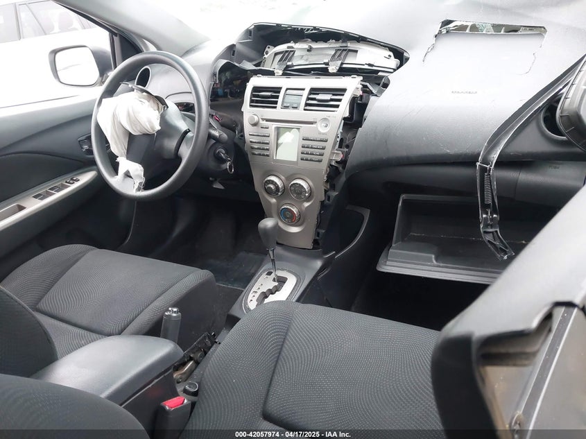 2010 TOYOTA YARIS VIN: JTDBT4K32A1385653