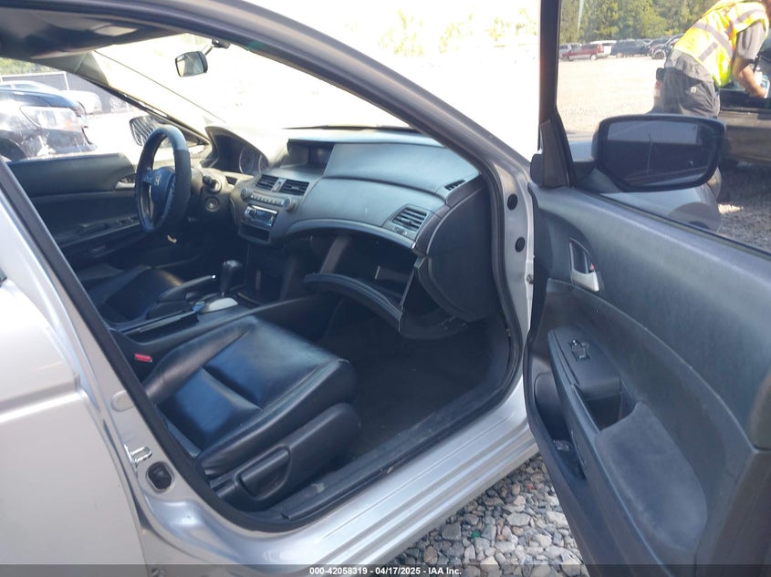 2009 HONDA ACCORD VIN: 1HGCP26469A030840