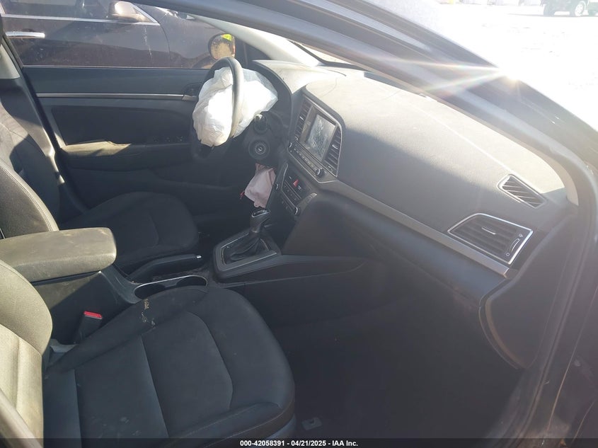 2018 HYUNDAI ELANTRA VIN: 5NPD84LF7JH287469