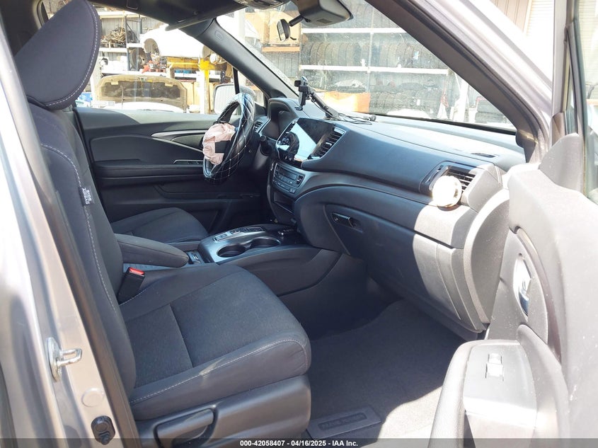 2021 HONDA PASSPORT AWD SPORT - 5FNYF8H22MB000451