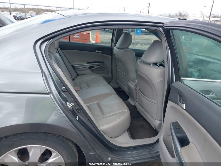 2009 HONDA ACCORD VIN: 1HGCP26829A057911