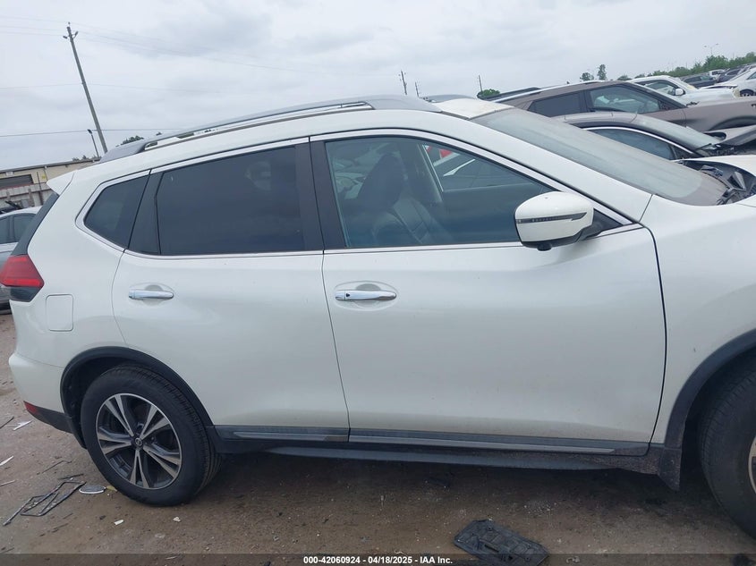 2017 NISSAN ROGUE VIN: 5N1AT2MT2HC861858