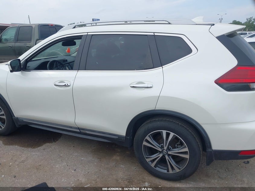 2017 NISSAN ROGUE VIN: 5N1AT2MT2HC861858