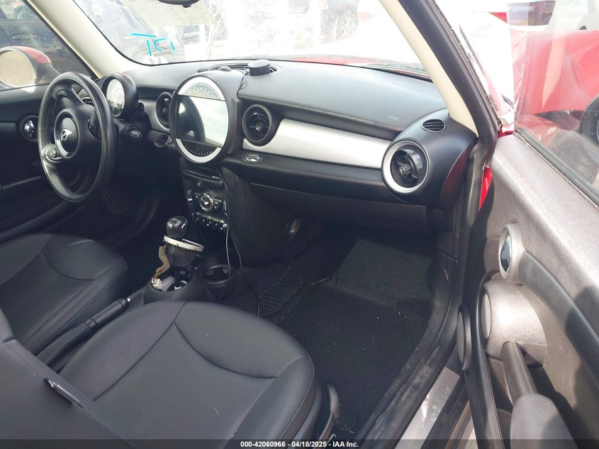 2012 MINI COOPER VIN: WMWSU3C53CT539928