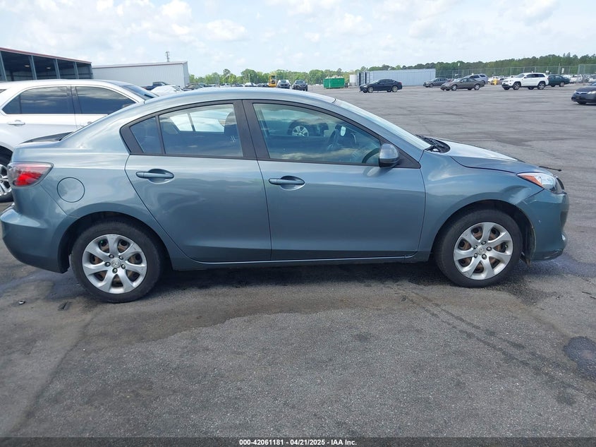 2013 MAZDA MAZDA3 VIN: JM1BL1U74D1815282