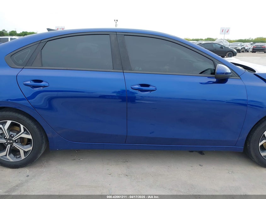 2019 Kia Forte Lxs VIN: 3KPF24AD4KE135618 Lot: 42061211