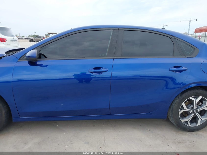 2019 Kia Forte Lxs VIN: 3KPF24AD4KE135618 Lot: 42061211