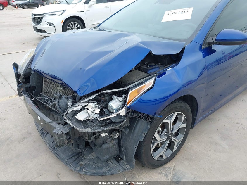 2019 Kia Forte Lxs VIN: 3KPF24AD4KE135618 Lot: 42061211