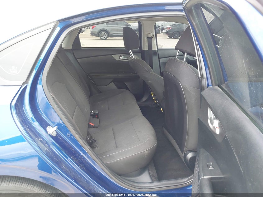 2019 Kia Forte Lxs VIN: 3KPF24AD4KE135618 Lot: 42061211