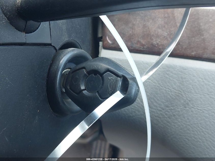 2005 BMW 330I VIN: WBAEV53445KM40931 Lot: 42061235