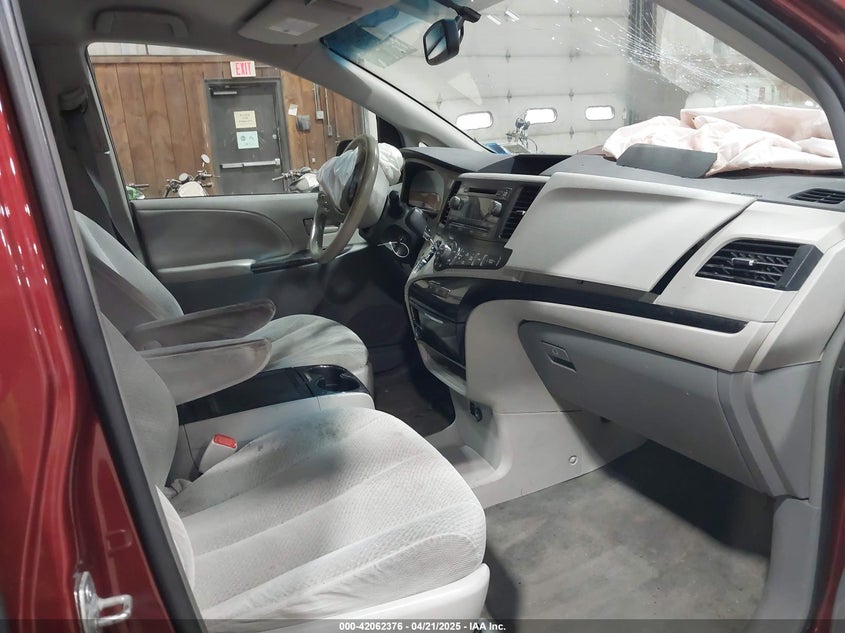 2013 TOYOTA SIENNA VIN: 5TDKK3DC6DS298372