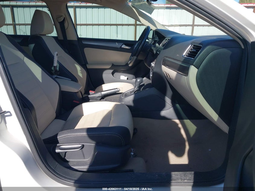 2012 VOLKSWAGEN JETTA VIN: 3VWLP7AJ7CM424797