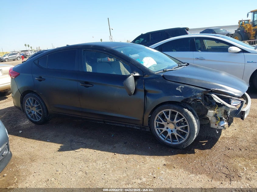 2017 HYUNDAI ELANTRA VIN: 5NPD84LF1HH193663