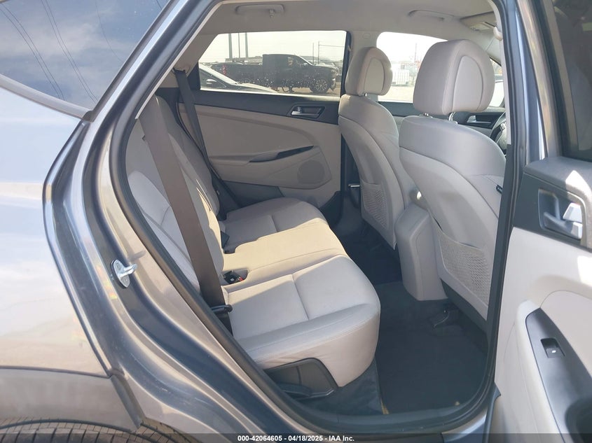 2016 HYUNDAI TUCSON VIN: KM8J33A29GU148840
