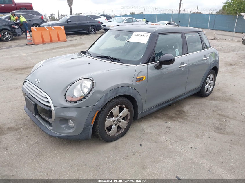 2015 MINI HARDTOP VIN: WMWXS5C56FT830080
