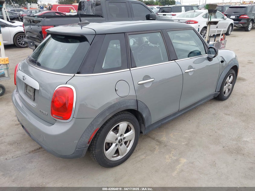 2015 MINI HARDTOP VIN: WMWXS5C56FT830080