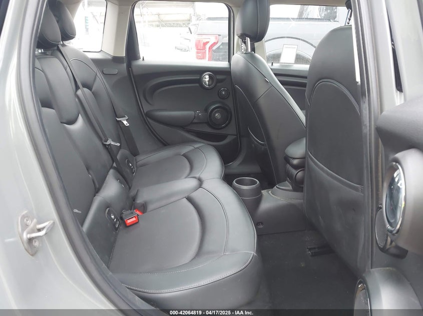 2015 MINI HARDTOP VIN: WMWXS5C56FT830080