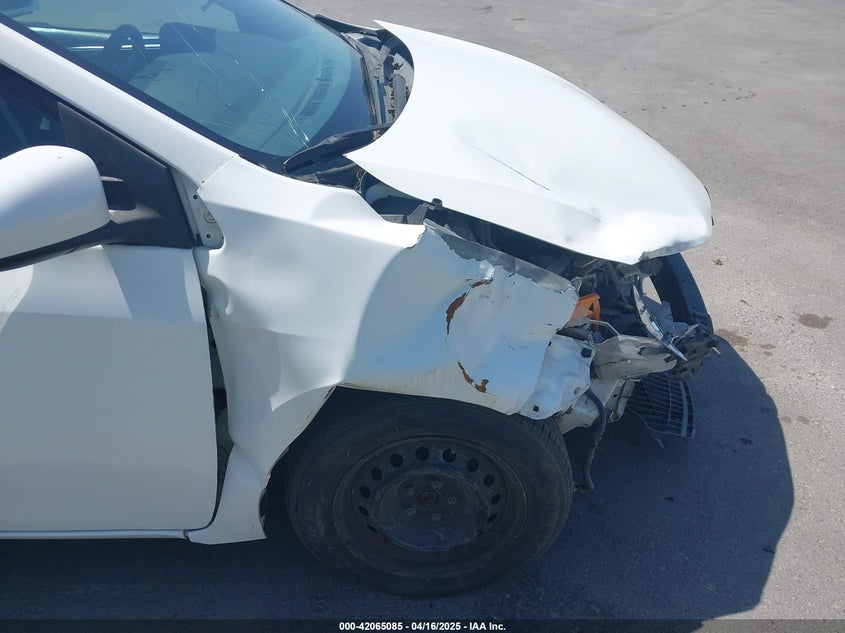 2015 TOYOTA COROLLA VIN: 5YFBURHE1FP323912
