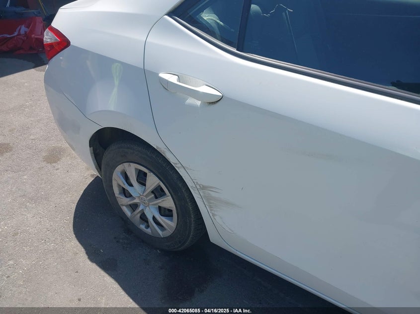 2015 TOYOTA COROLLA VIN: 5YFBURHE1FP323912