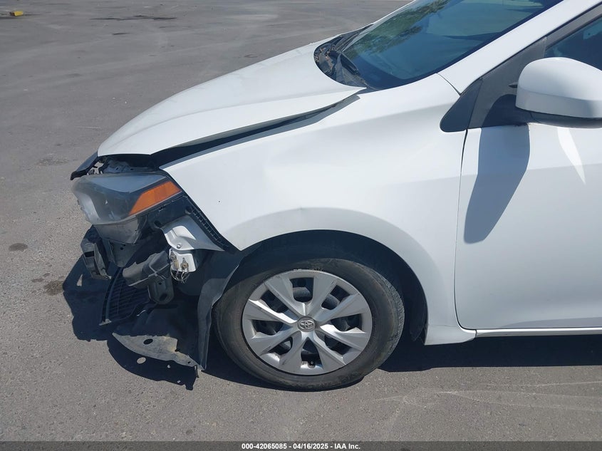 2015 TOYOTA COROLLA VIN: 5YFBURHE1FP323912