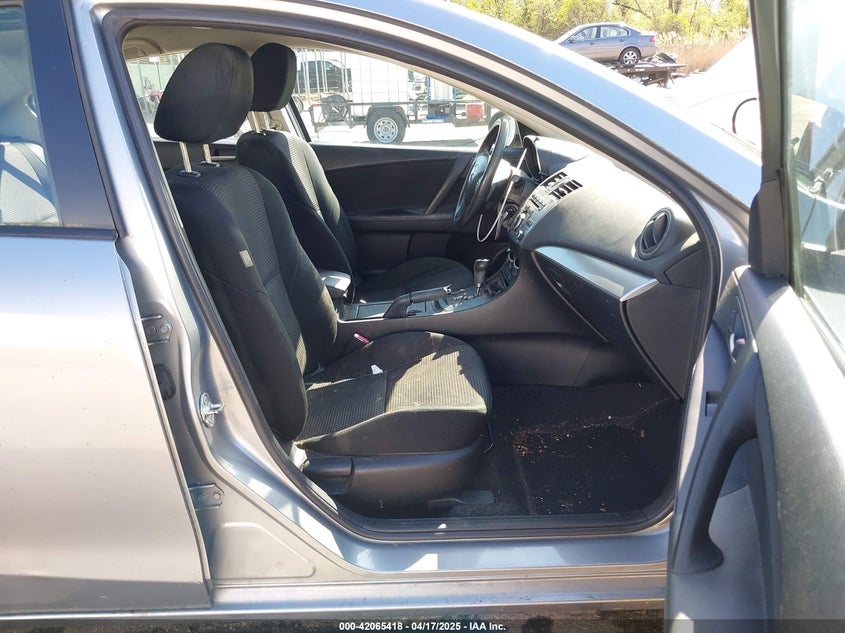 2013 MAZDA MAZDA3 I SPORT - JM1BL1U82D1709356