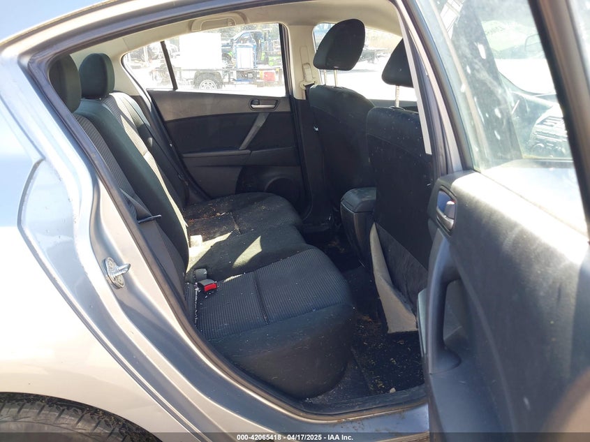 2013 MAZDA MAZDA3 I SPORT - JM1BL1U82D1709356