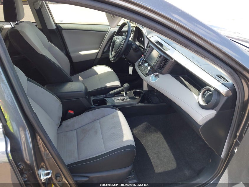 2017 TOYOTA RAV4 HYBRID XLE - JTMRJREV2HD136275