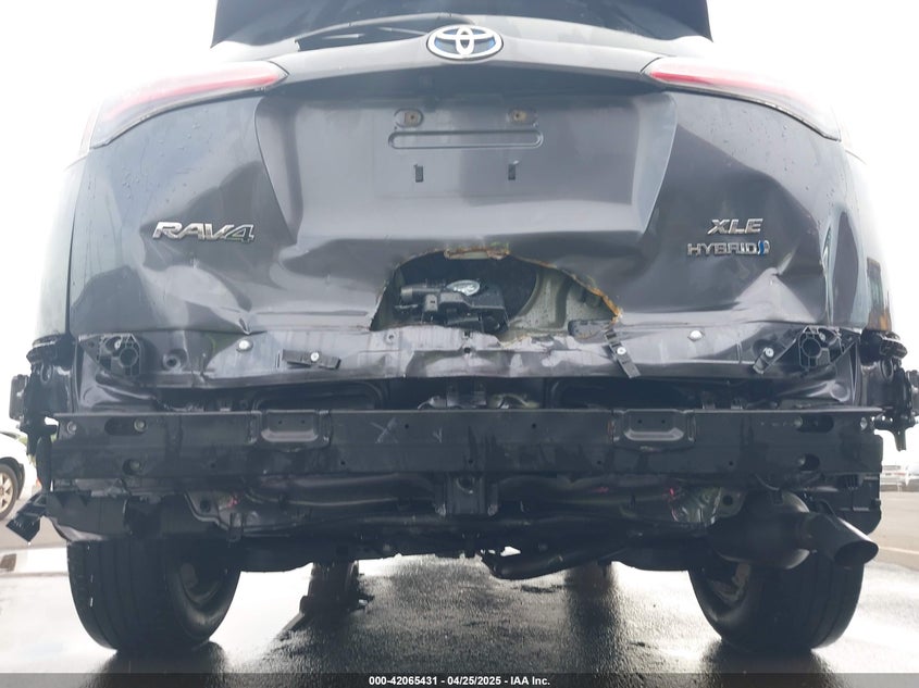 2017 TOYOTA RAV4 HYBRID XLE - JTMRJREV2HD136275