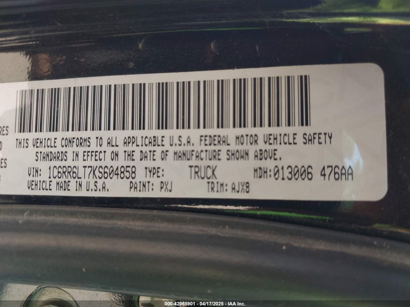 2019 RAM 1500 CLASSIC VIN: 1C6RR6LT7KS604858