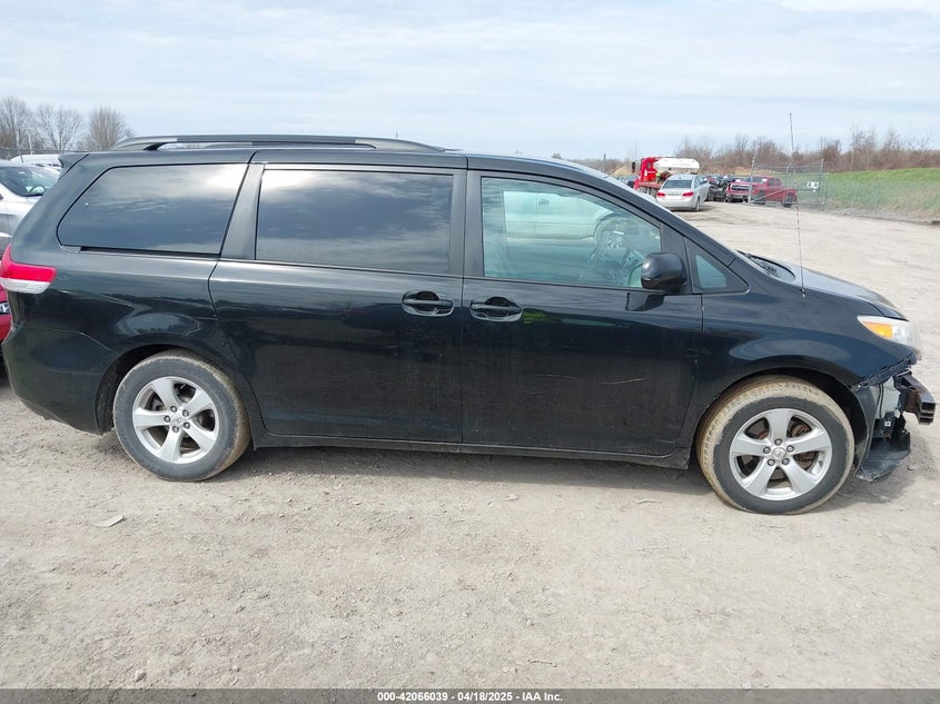 2011 TOYOTA SIENNA VIN: 5TDKK3DCXBS069710
