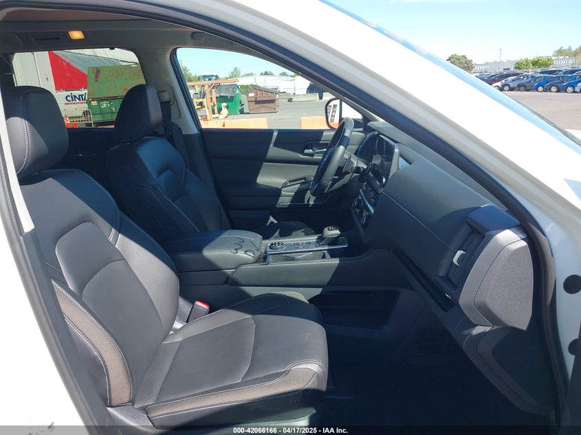 2023 Nissan Pathfinder Sl 4Wd