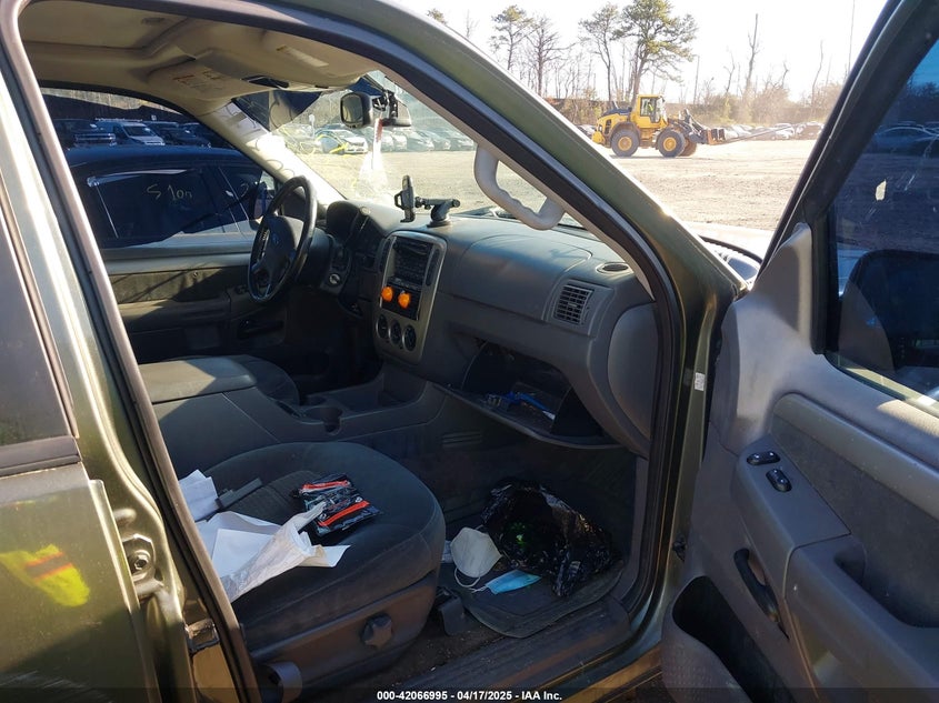 2003 Ford Explorer Xlt